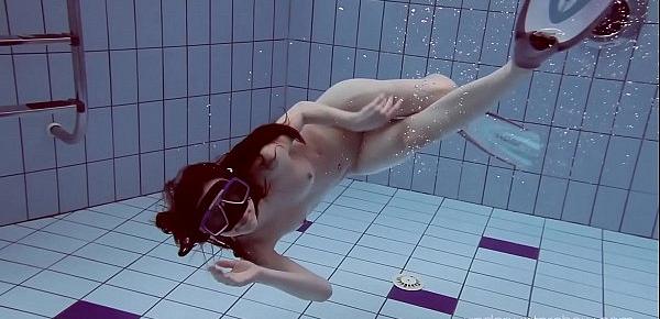  Underwater slut Roxalana Cheh naked